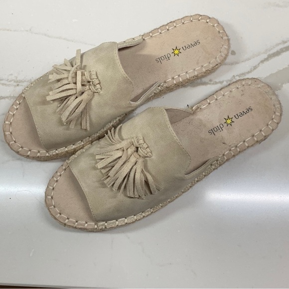 SEVEN DIALS WENDELLE SUEDE TASSEL SLIDES - Picture 12 of 13